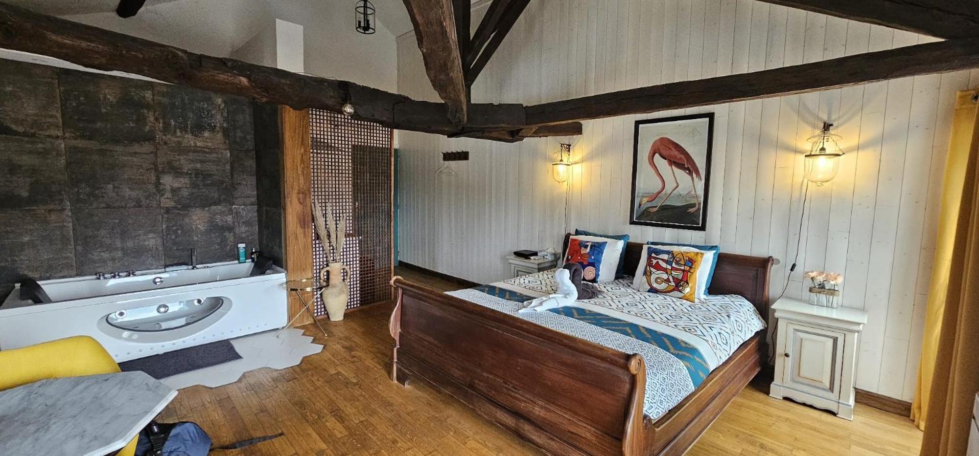 Suite Penthouse Romantique, Confolens, Charente Екстер'єр фото
