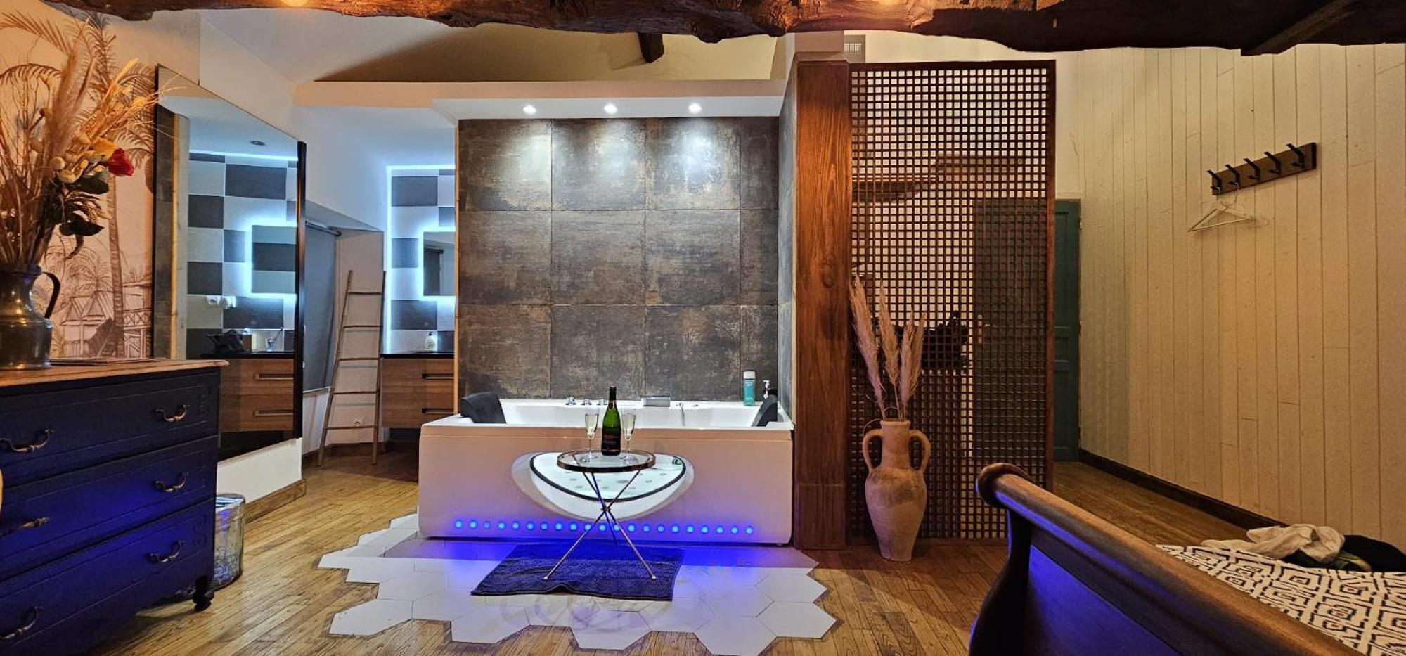 Suite Penthouse Romantique, Confolens, Charente Екстер'єр фото
